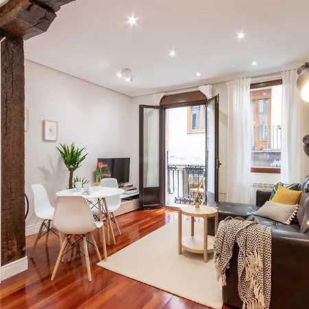 Ribera Market By Aloha شقة بلباو